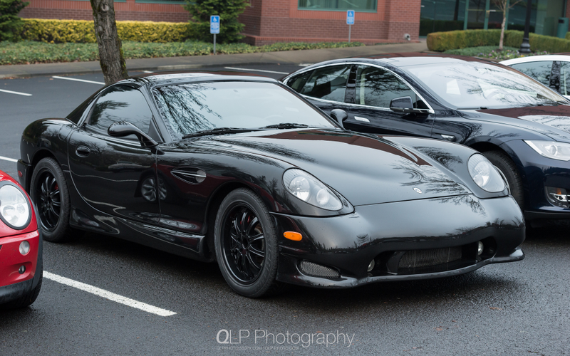 Illustration for article titled Portland Cars and Coffee - 13 Dec 2014: Bugatti Veyron Edition